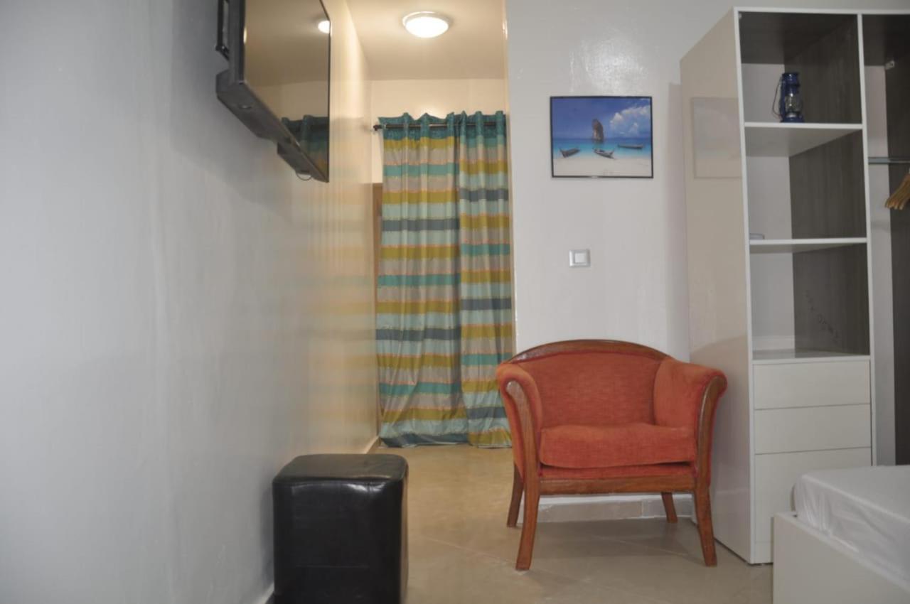 " Le Nid Douillet ", Un Fabuleux Studio, Calme, Cosy Et Bien Climatise Au Centre De Saly Dış mekan fotoğraf
