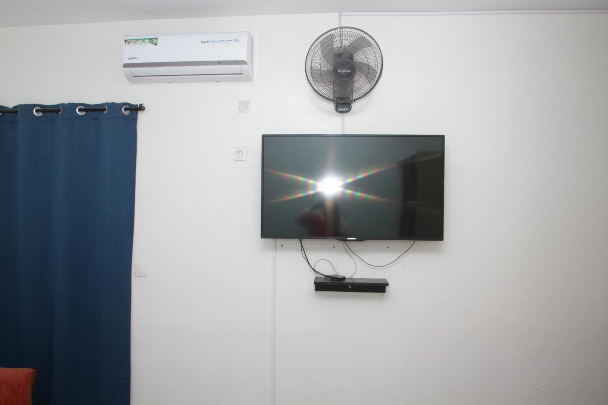 " Le Nid Douillet ", Un Fabuleux Studio, Calme, Cosy Et Bien Climatise Au Centre De Saly Dış mekan fotoğraf